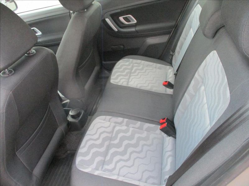 Škoda Fabia 1,4 i 16v,aut.klima,serv.kn. - fotka 11 z 37