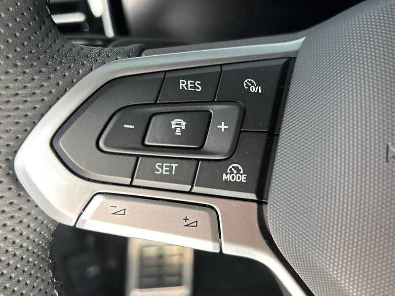 Volkswagen Touareg R-Line 4MOT - fotka 23 z 33