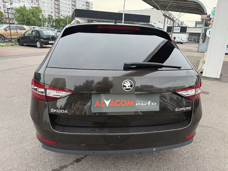 Škoda Superb 2.0 TDI 110kW - fotka 7 z 35