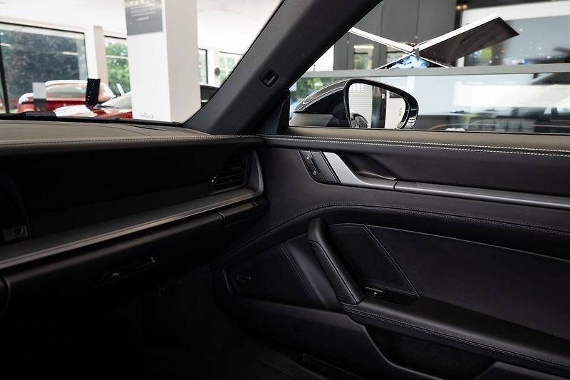 Porsche 911 (992.2) Carrera Pano/Bose/Spor - fotka 15 z 23