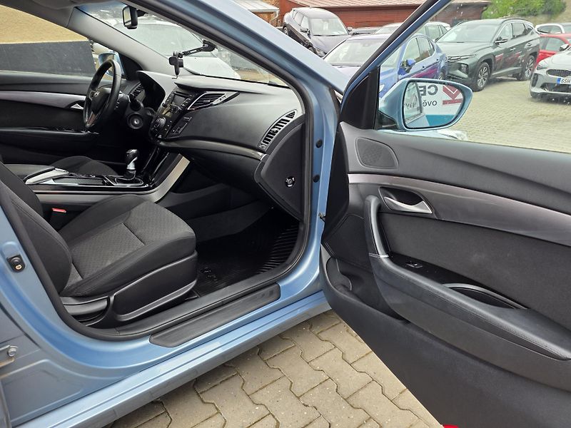 Hyundai i40 1.7-NÍZKÉ KM-AUT.KLIMA-ALU - fotka 17 z 19