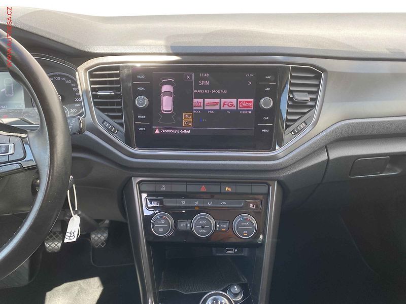 Volkswagen T-Roc (2019) 1.5 TSi, Comfortline, navi - fotka 12 z 18