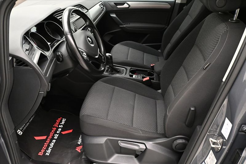 Volkswagen Touran 2,0 TDI 110KW DSG 7míst Záruka - fotka 14 z 34