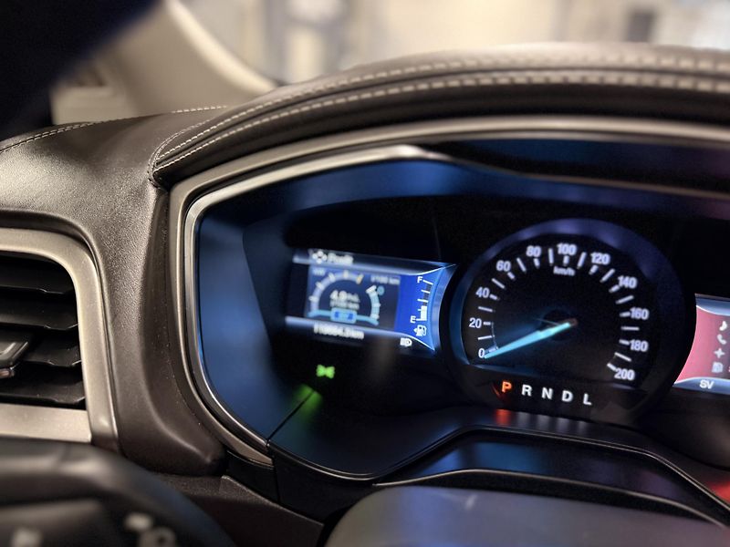 Ford Mondeo (2020) 2.0hev,VIGNALE,MASÁŽ  - fotka 32 z 43