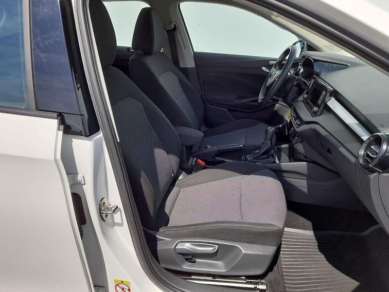Škoda Fabia Ambition Plus1.0 MPI 59kW 5MP - fotka 16 z 20