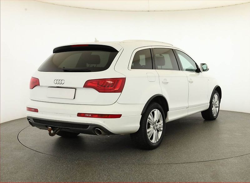 Audi Q7 (2011) S-Line 3.0 TDI, 4X4, Automat - fotka 5 z 17