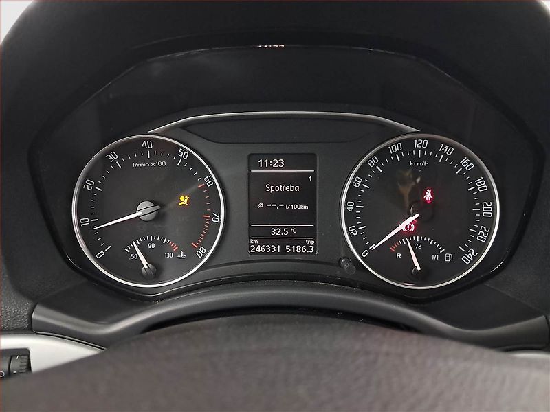 Škoda Octavia (2010) Ambiente 1.4 TSI, Tempomat - fotka 11 z 16