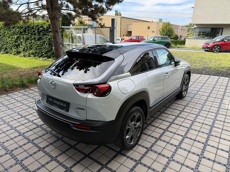 Mazda MX-30 e-Skyactive BOSE / 360° kamera - fotka 35 z 37