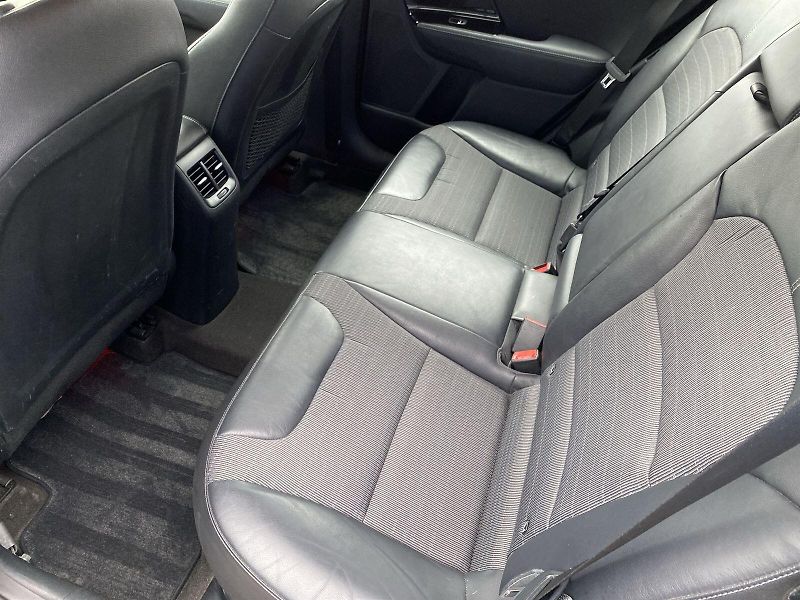 Kia Niro (2017) 1.6 GDI HEV DCT - fotka 7 z 38