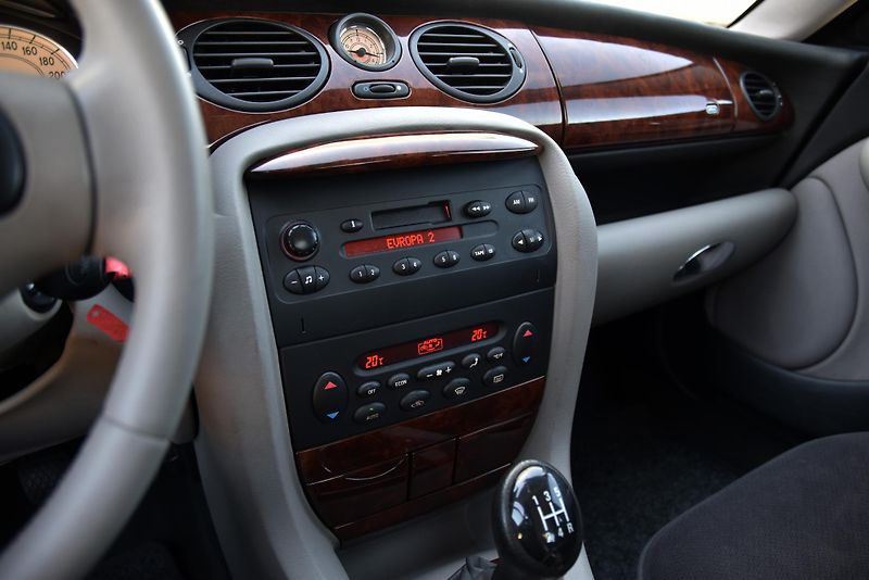 Rover 75 2.0 CDTi 96 kW, DKLIMA, ALU - fotka 18 z 40