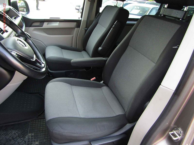 Volkswagen Transporter (2018) 2.0TDi 8míst, 2.maj,ČR - fotka 9 z 21