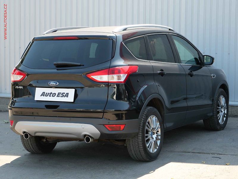Ford Kuga (2013) 2.0 TDCi 4x4, AT, navi, kůže - fotka 3 z 20