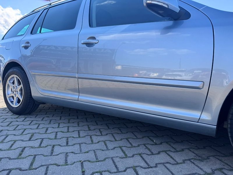 Škoda Octavia (2009) 1,6 TDI 77 KW FACELIFT TAŽNÉ - fotka 17 z 50