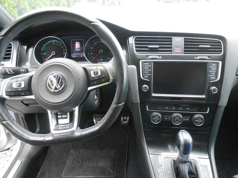 Volkswagen Golf GTE,PLUG-inHybrid,72TKm! - fotka 28 z 40