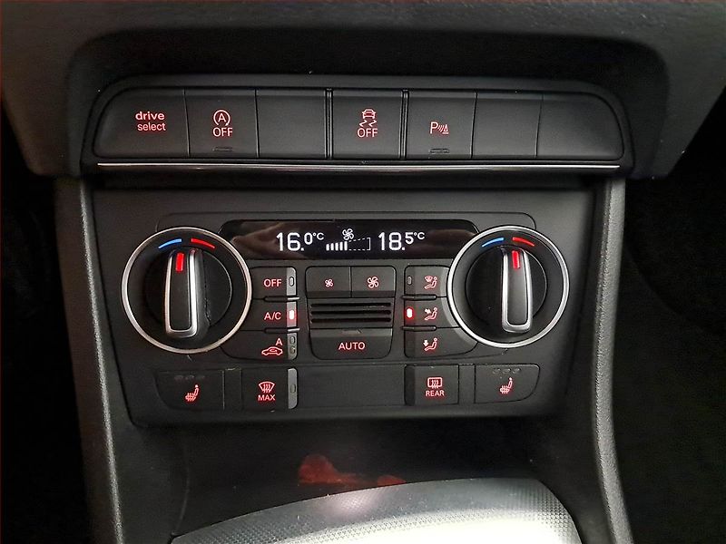 Audi Q3 (2016) basis 2.0 TDI, 4X4, Automat - fotka 13 z 18