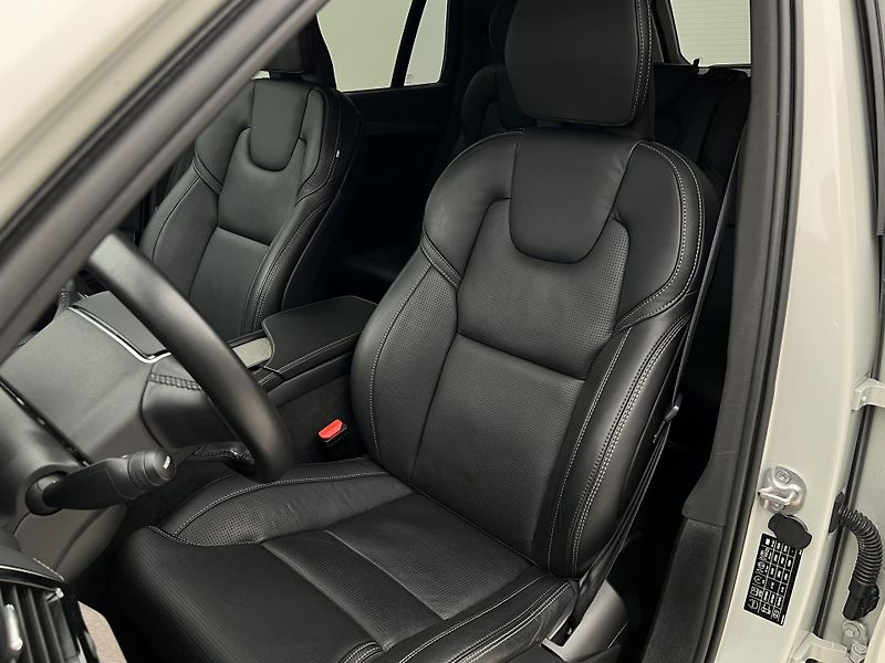 Volvo XC90 B5 AWD INSCRIPTION AUT 1. maj. - fotka 18 z 47