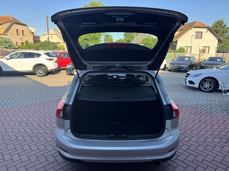 Ford Focus (2020) 1.5EcoBlue Digi Klima Tempomat - fotka 20 z 49