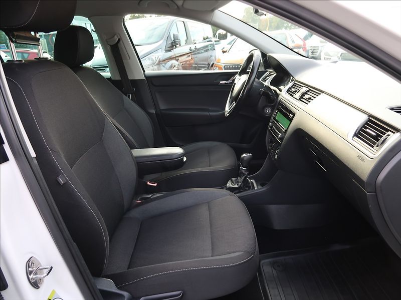 Škoda Rapid 1,2 TSi,63kW,Klima - fotka 13 z 22