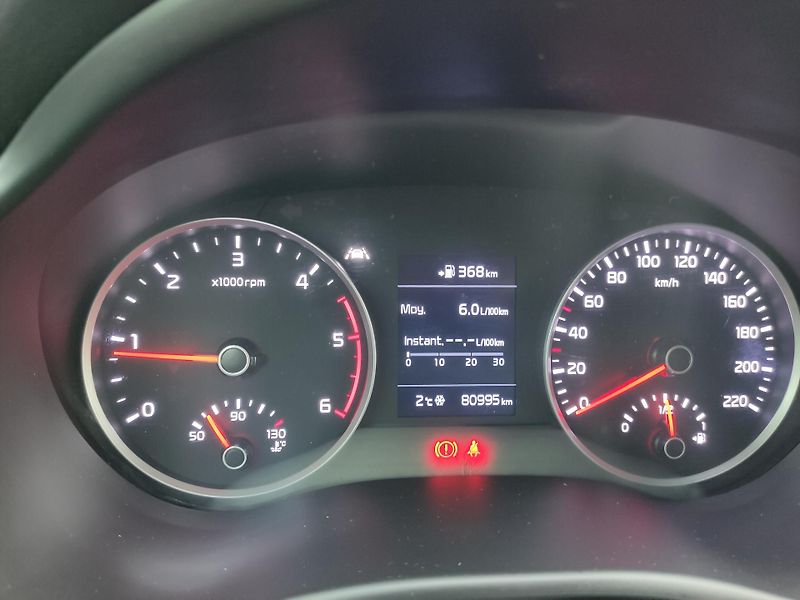 Kia Stonic (2019) 1.6. CRDi 81Kw PREMIUM  - fotka 15 z 15