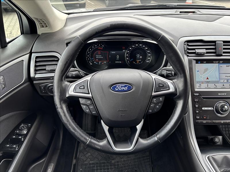 Ford Mondeo 1,5 EcoBoost 121kW Titanium - fotka 17 z 34