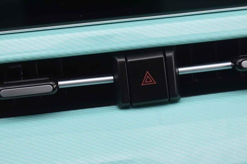 Na venkovských silnicích elektrický Pony stačí tempu okolního provozu