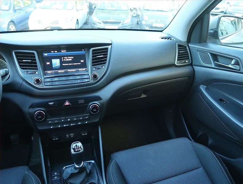 Hyundai Tucson (2017) 1.6 T-GDI, Serv.kniha, Navi - fotka 8 z 15