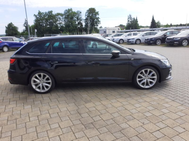 Seat Leon (2018) 1.4 TSi FR 110Kw - fotka 3 z 49