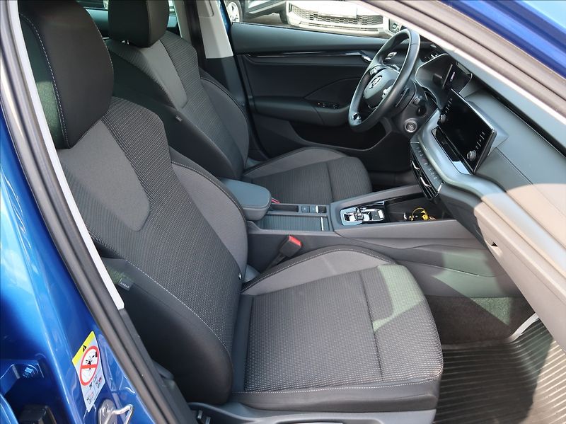 Škoda Octavia 2,0 TDi,1majČR,serv.kn,DSG,DPH - fotka 13 z 26