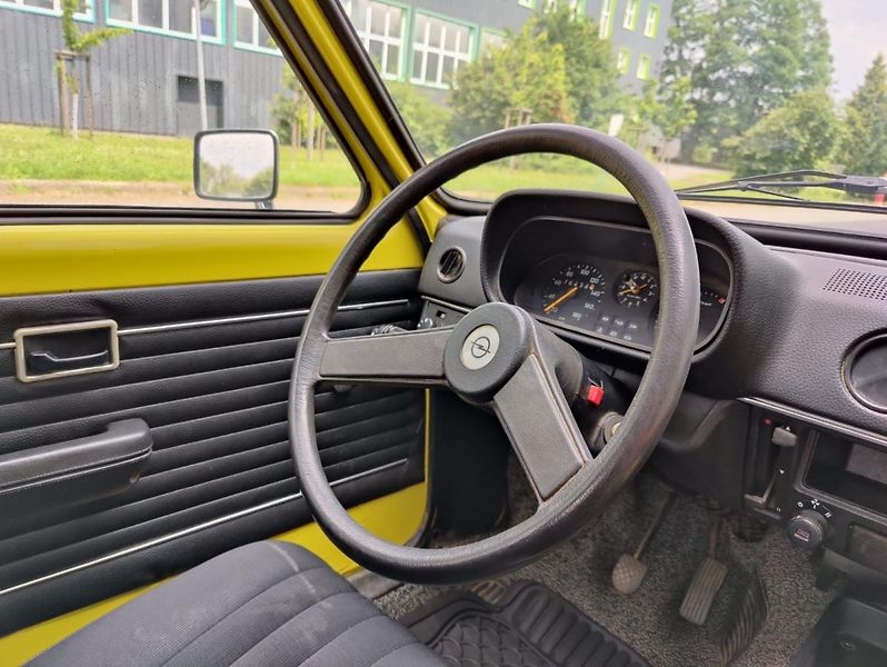 Opel Kadett - C  původní stav - fotka 16 z 20