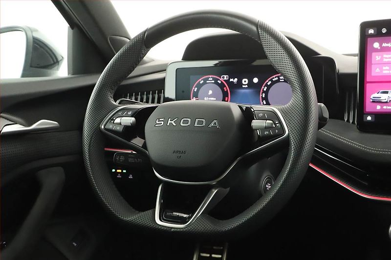 Škoda Superb (2025) 2.0 TDI, SPORTLINE, DPH - fotka 27 z 28