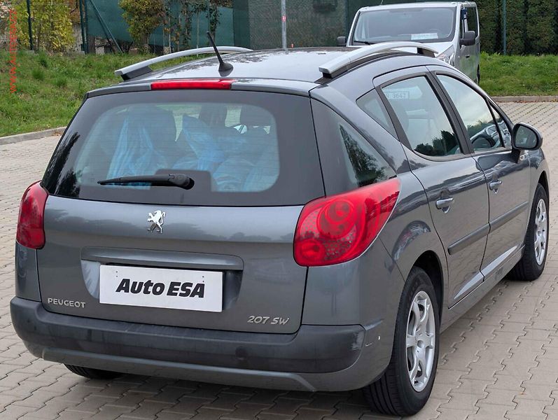 Peugeot 207 (2009) 1.4 i, 1.maj,ČR, Klima - fotka 4 z 18