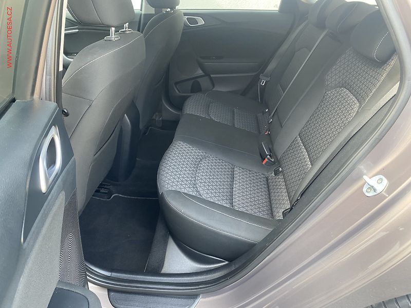 Kia Ceed (2018) 1.4T-GDi, ČR, AT, navi - fotka 10 z 21