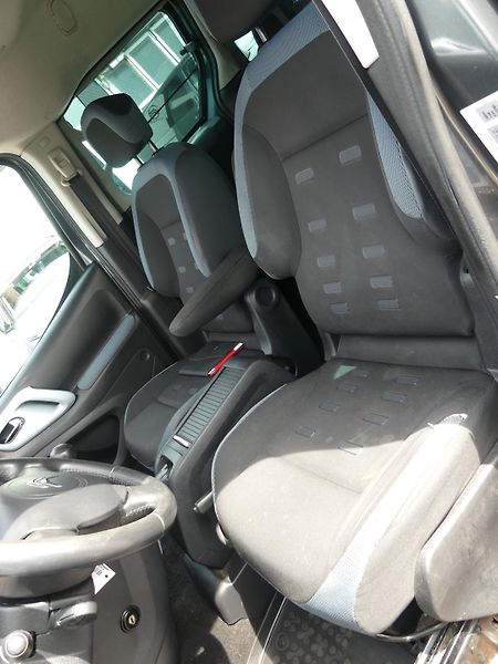 Citroën Berlingo (2013) 1,6 HDi 90 MAN5 - fotka 8 z 16
