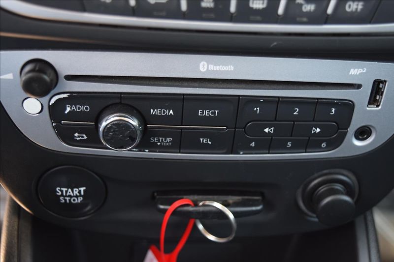 Renault Mégane 1,5 DCI 81KW PO SERVISE TAŽNÉ - fotka 44 z 47