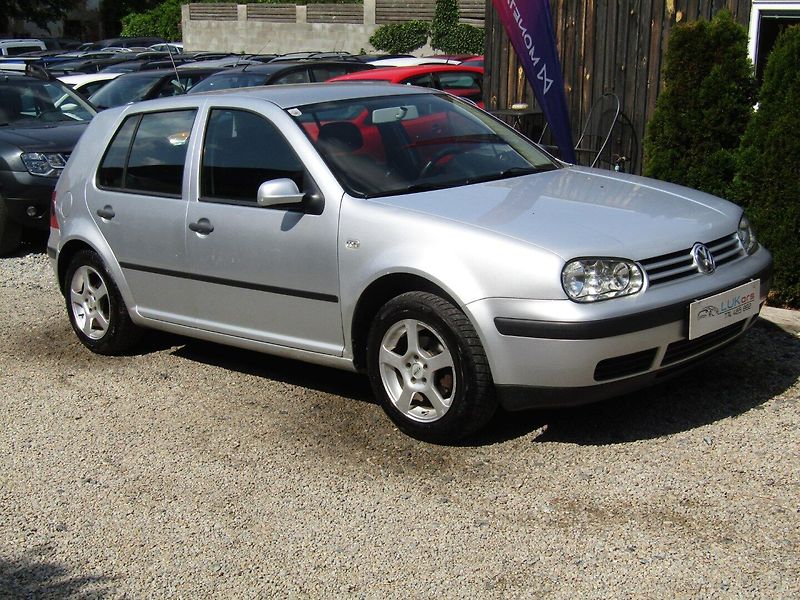 Volkswagen Golf (2002) 1.4 16V KLIMA FUNKČNÍ - fotka 7 z 34
