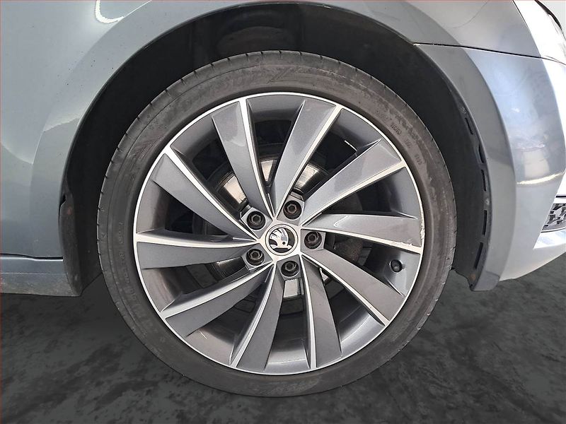 Škoda Octavia (2019) Laurin&Klement 2.0 TDI - fotka 15 z 17