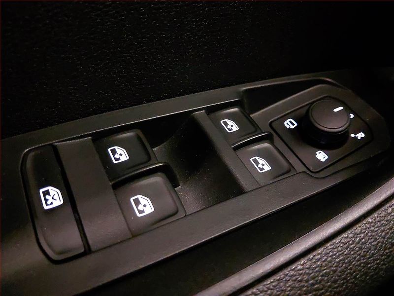 Škoda Karoq (2025) 130 let 1.5 TSI - fotka 17 z 17