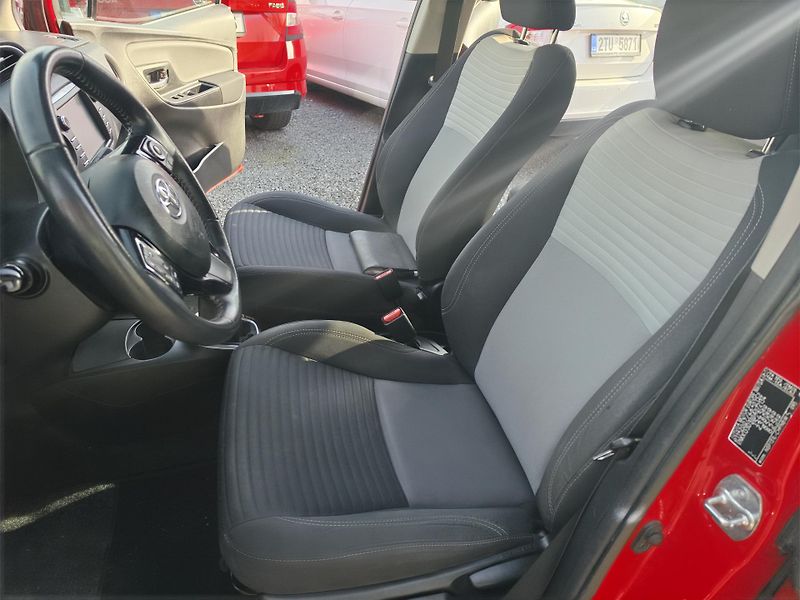 Toyota Yaris 1.5 VVTI kamera TZ - fotka 13 z 18