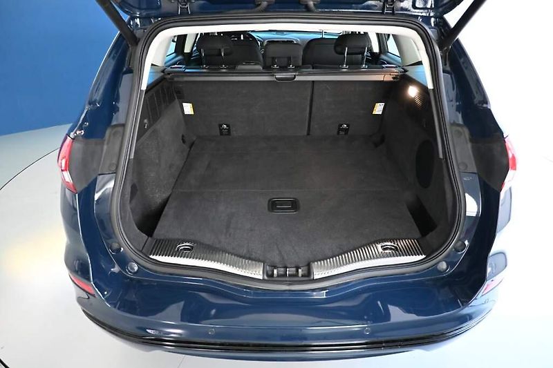 Ford Mondeo (2022) 2.0 LED SONY ACC Tažné 8AT ECO - fotka 8 z 38