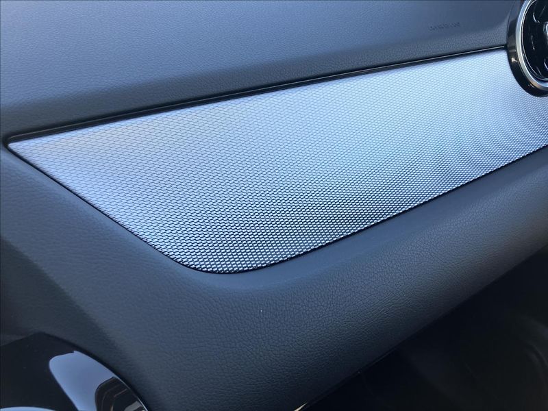 Mercedes-Benz Třídy B 1,3 Distronic Pano CarPlay - fotka 22 z 23