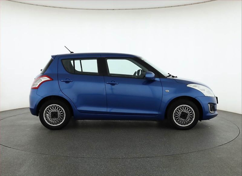 Suzuki Swift (2015) 1.2 - fotka 6 z 15