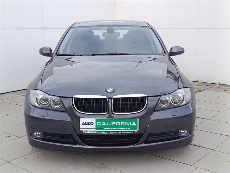 BMW Řada 3 2,0 d 130kW Aut.klima Tempomat - fotka 3 z 30