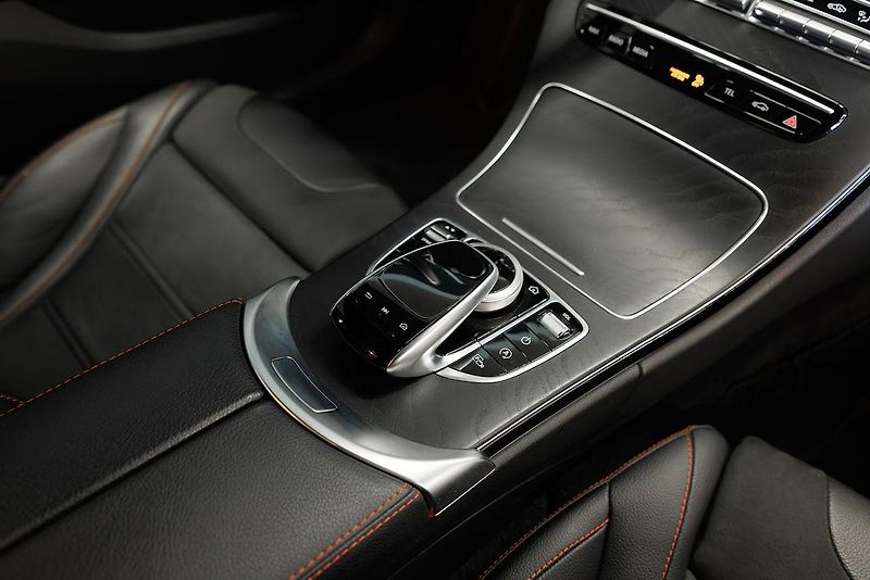 Mercedes-Benz Třídy C (2019) C43 AMG V6 Biturbo 4Matic - fotka 22 z 44