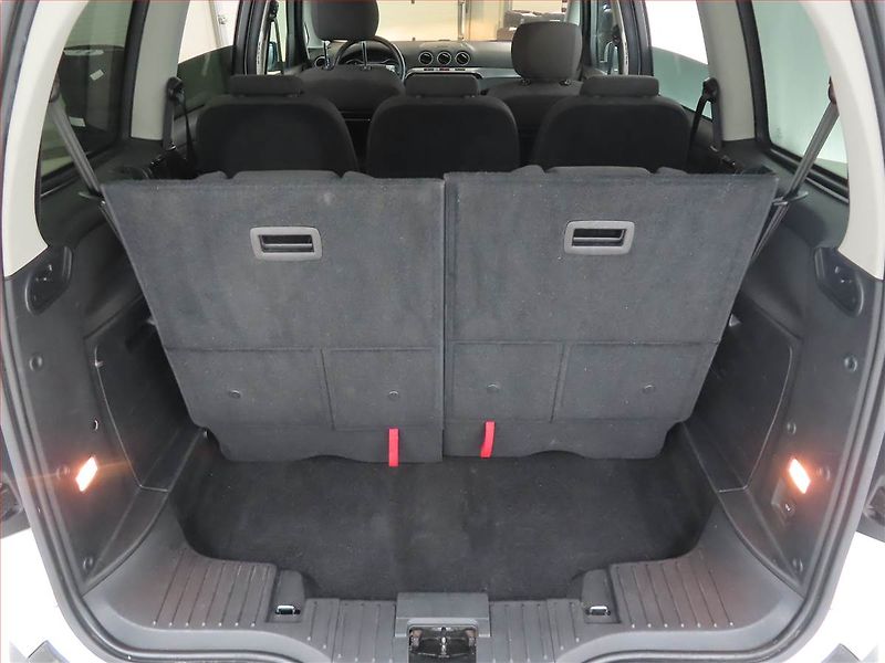 Ford Galaxy (2011) Titanium 2.2 TDCi, Automat - fotka 17 z 19