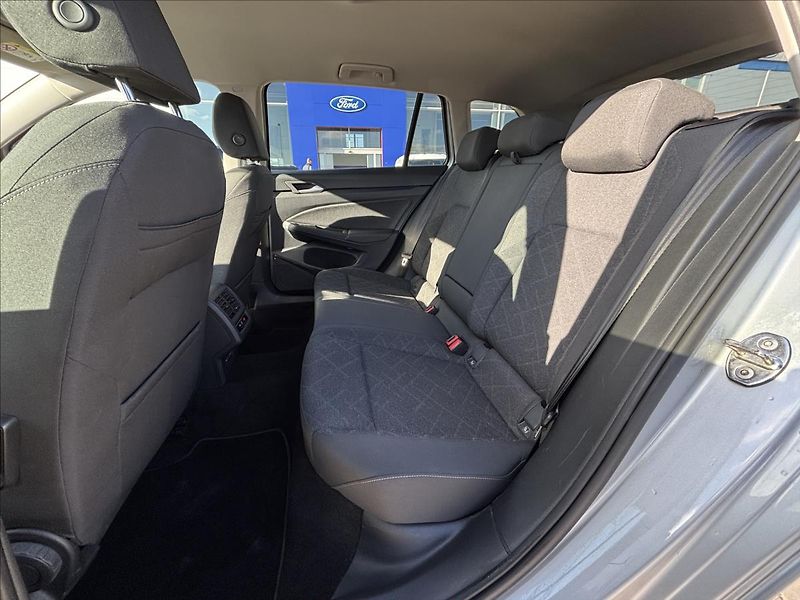 Volkswagen Golf 1,5 eTSI EVO 110 kW Life DSG - fotka 12 z 30