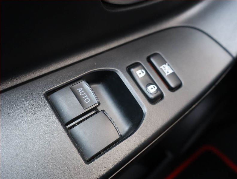 Toyota Yaris (2018) Trend 1.5 Dual VVT-i - fotka 19 z 20