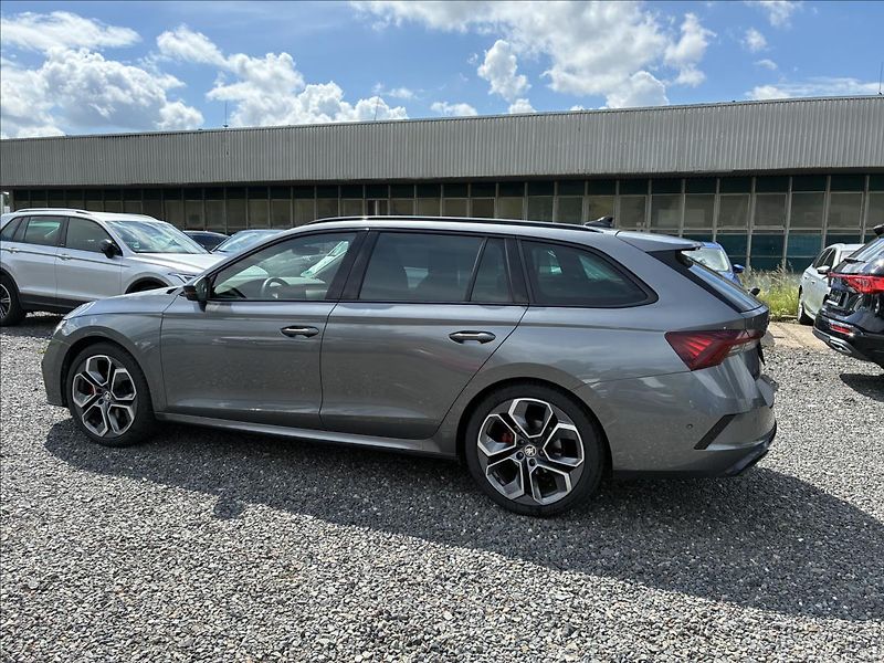 Škoda Octavia 2,0 RS,PANORAMA,TAŽNÉ,KŮŽE - fotka 3 z 33