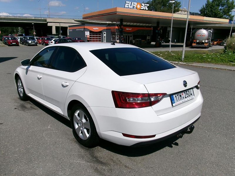 Škoda Superb (2016) 1.6 TDi 88kW - fotka 3 z 12
