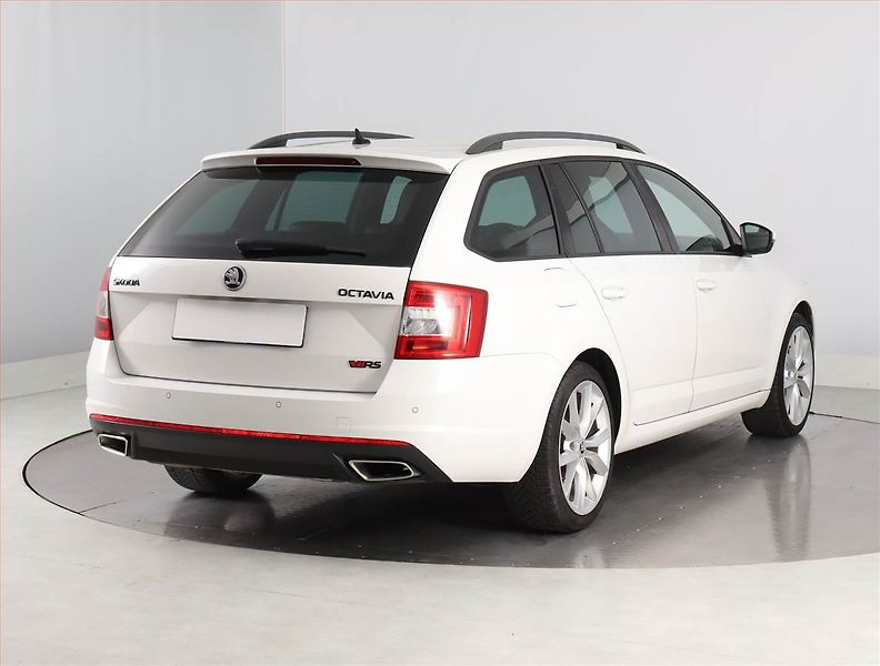 Škoda Octavia (2015) RS 2.0 TDI, Serv.kniha, Navi - fotka 5 z 21