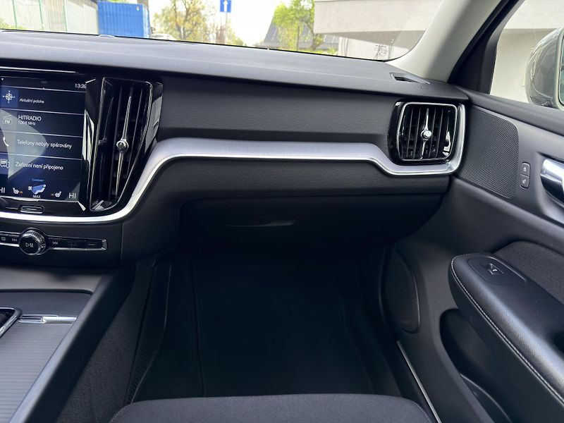 Volvo V60 CrossCountry D4 AWD // 4x4 - fotka 22 z 43